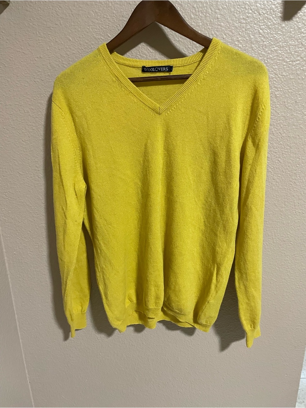 Woolovers Men's V-Neck Sweater in Yellow